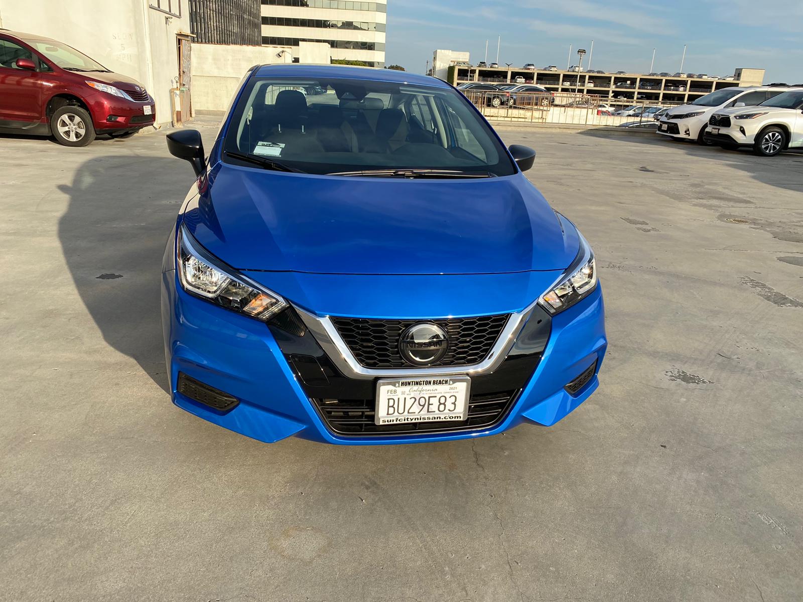 Nissan Versa – Blue